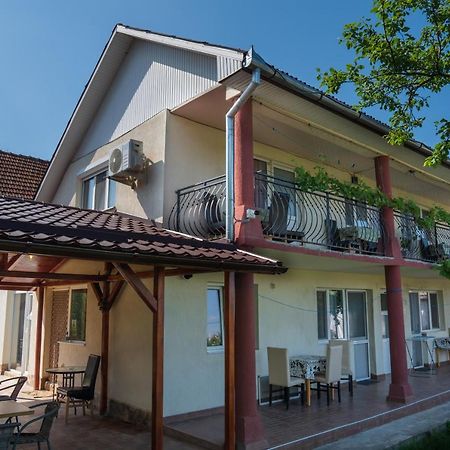 Denisa & Rares Hotel Tasnad Ngoại thất bức ảnh