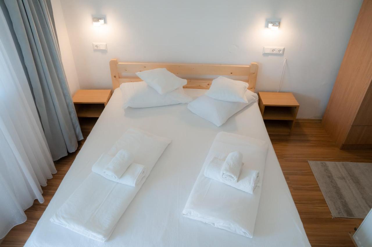 Denisa & Rares Hotel Tasnad Ngoại thất bức ảnh