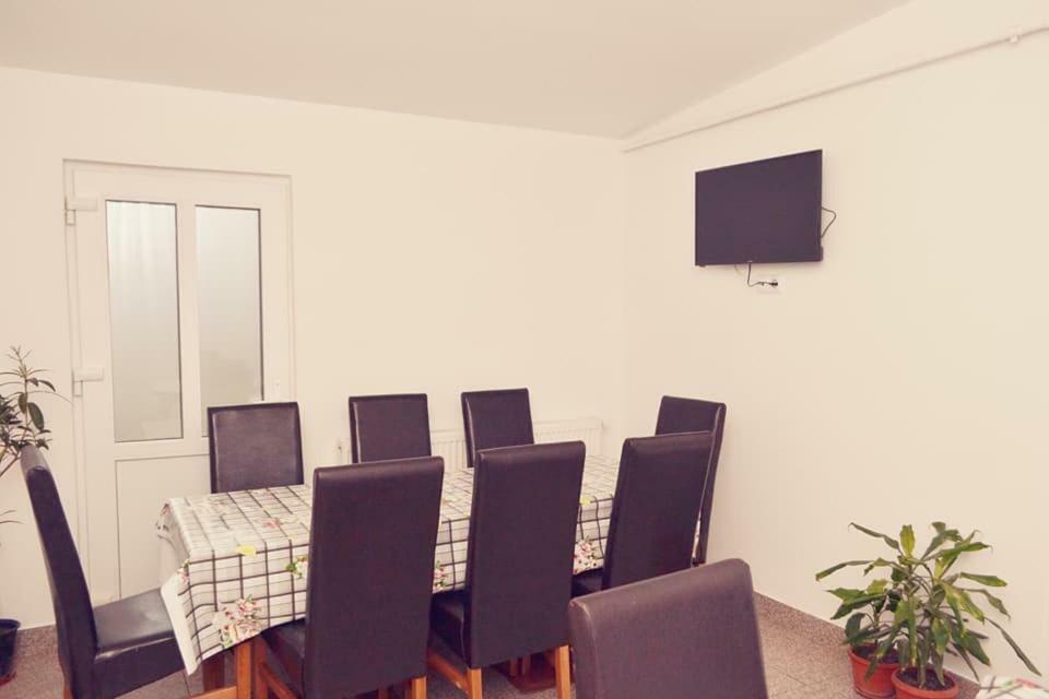 Denisa & Rares Hotel Tasnad Ngoại thất bức ảnh